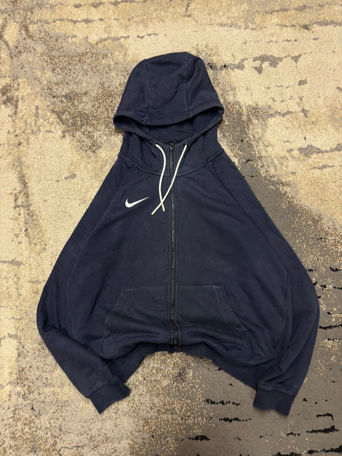 Bluza Nike zipp, męskie w bardzo dobrym stanie rozmiar M, widok z góry