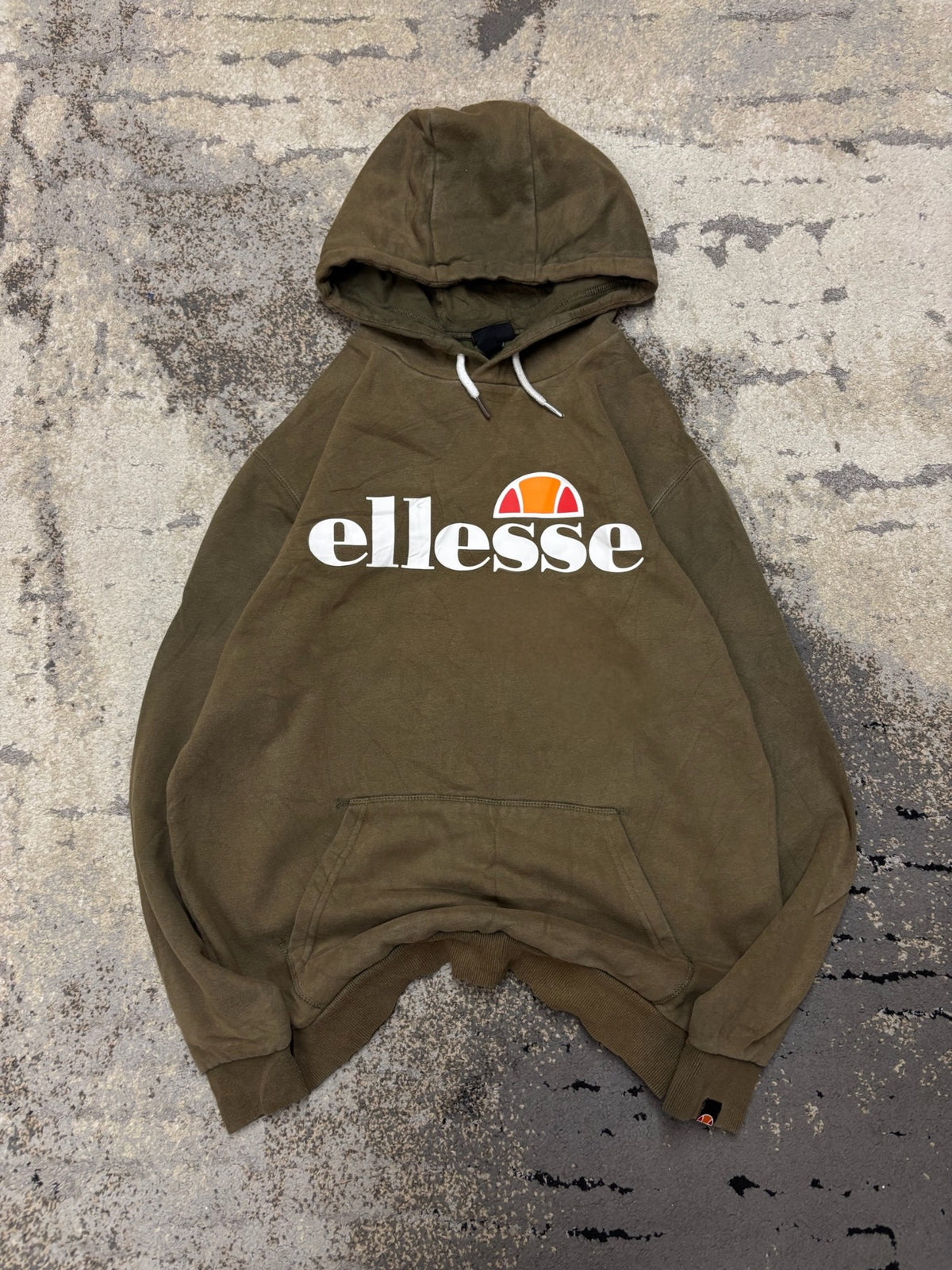 Bluza ellesse hoodie, damskie w bardzo dobrym stanie rozmiar M, widok z przodu