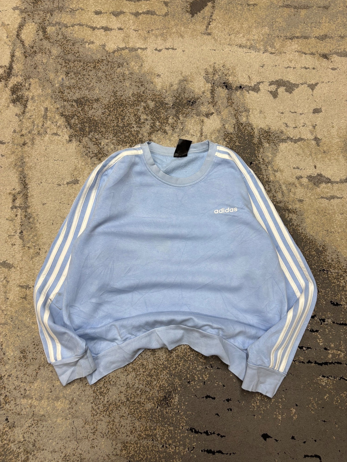 Bluza Adidas crevneck, damskie w bardzo dobrym stanie rozmiar L, widok z przodu
