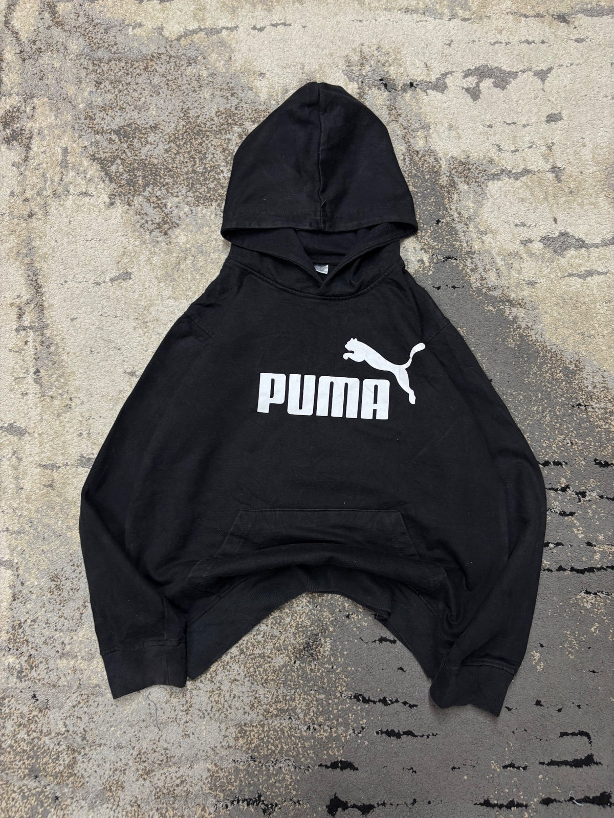 Bluza Puma hoodie, damskie w bardzo dobrym stanie rozmiar S, widok z przodu