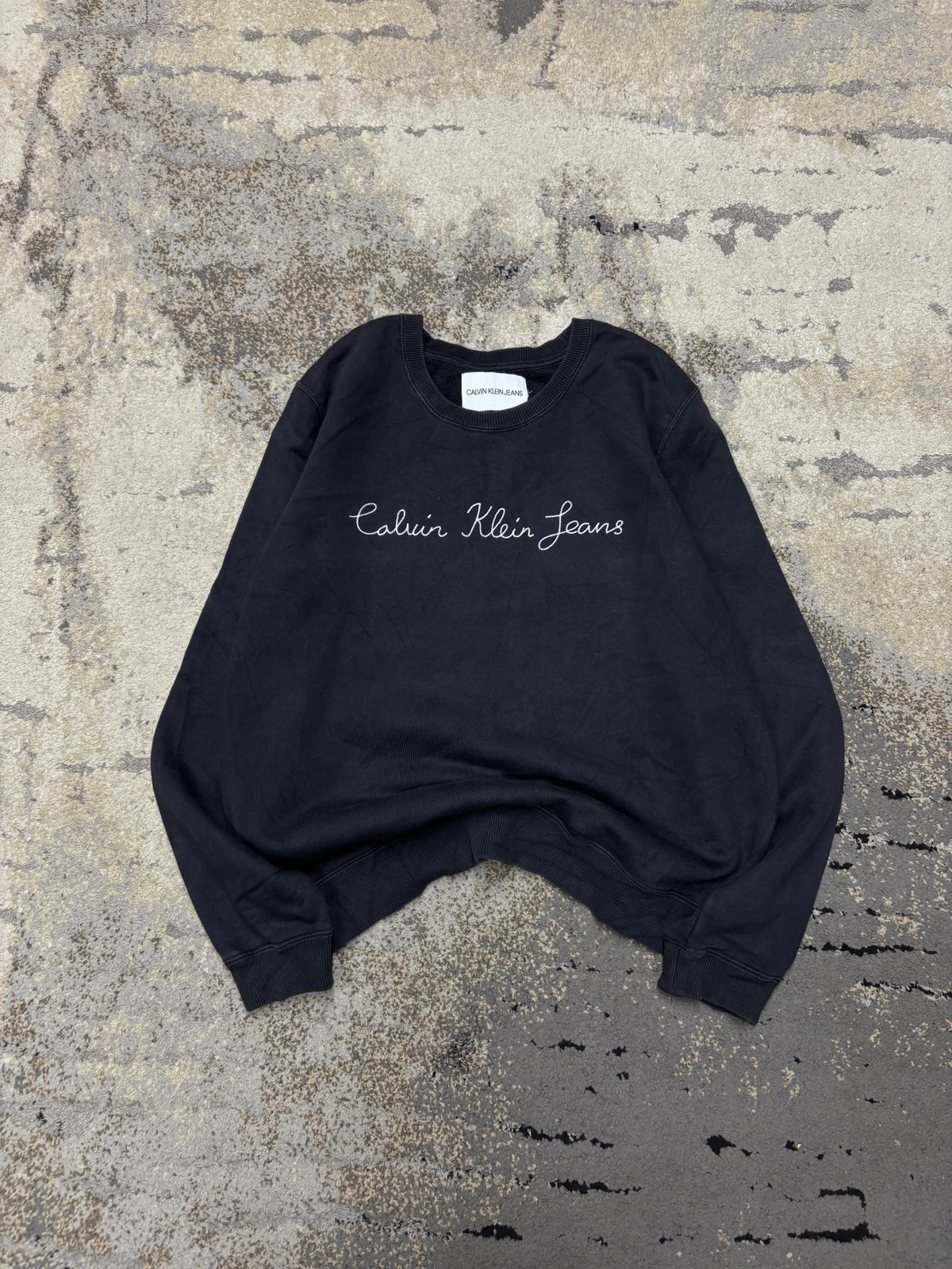 Bluza Calvin Klein crevneck, damskie w bardzo dobrym stanie rozmiar S, widok z przodu