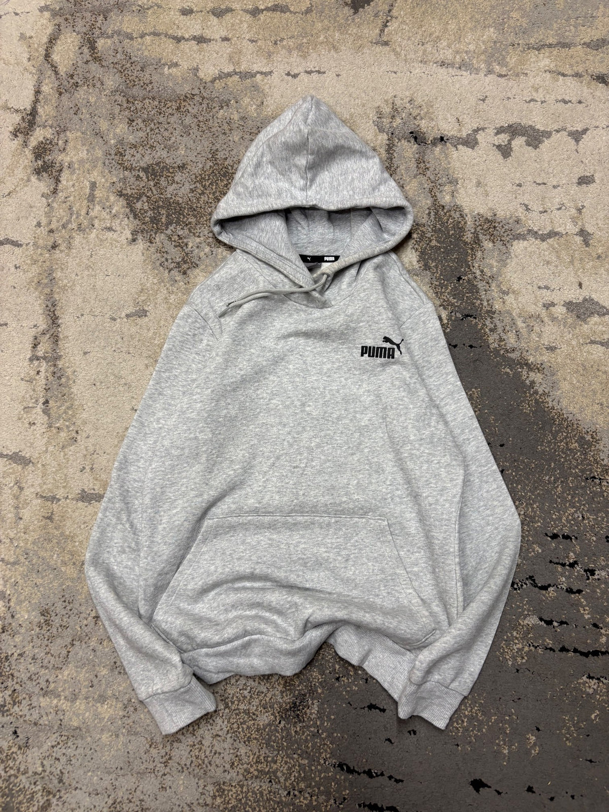 Bluza Puma hoodie, damskie w bardzo dobrym stanie rozmiar S, widok z przodu