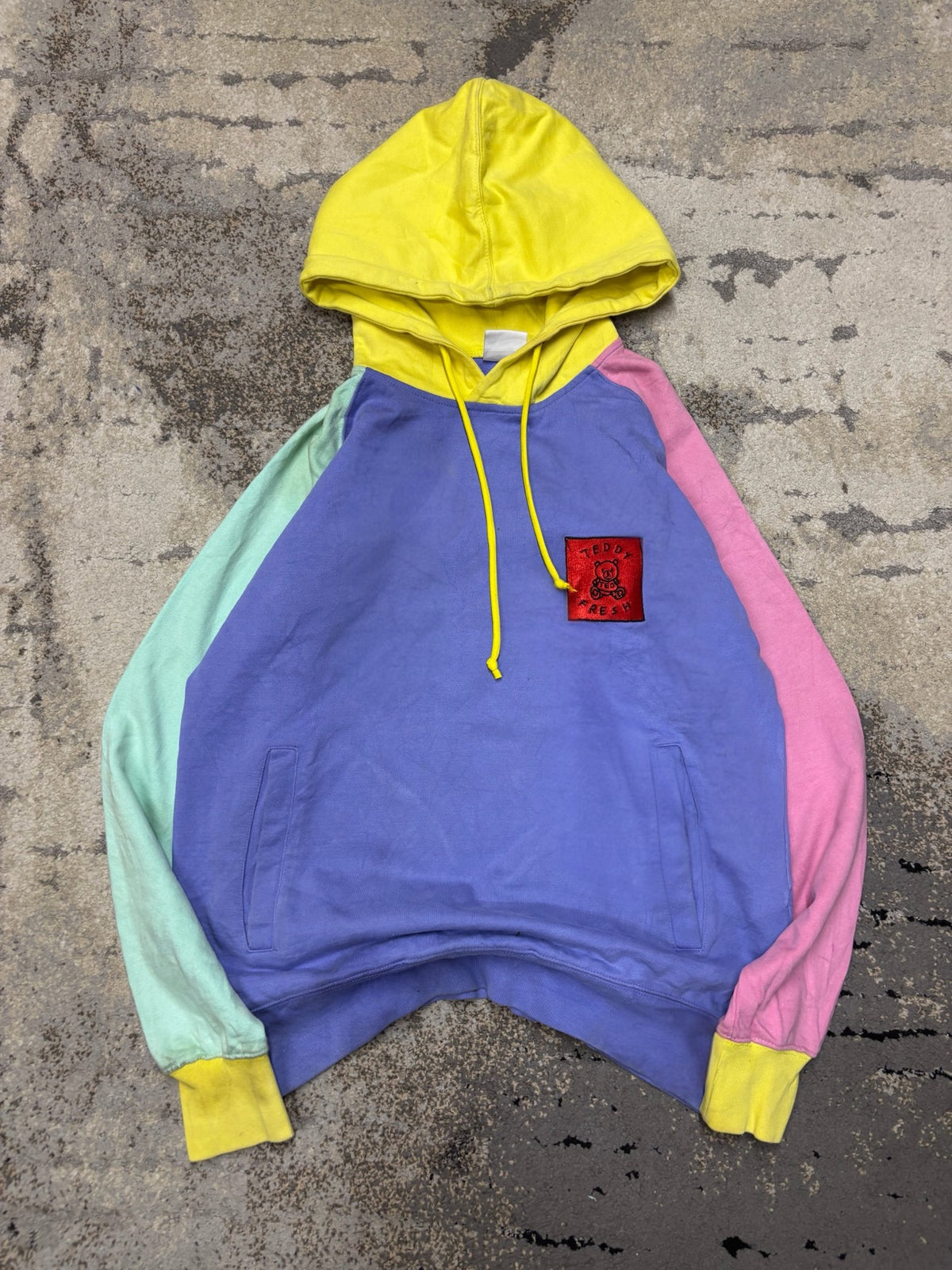 Bluza Teddy Fresh hoodie, damskie w bardzo dobrym stanie rozmiar S, widok z przodu