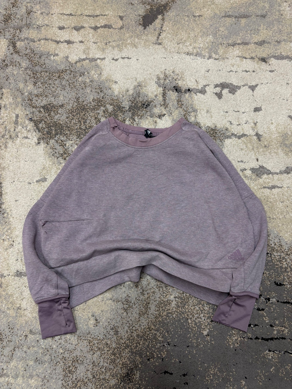 Bluza Adidas crevneck, damskie w dobrym stanie rozmiar XS, widok z przodu