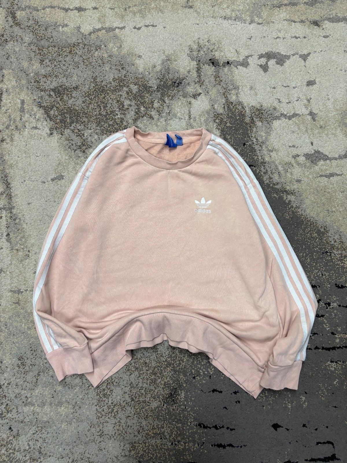 Bluza Adidas crevneck, damskie w bardzo dobrym stanie rozmiar XS, widok z przodu