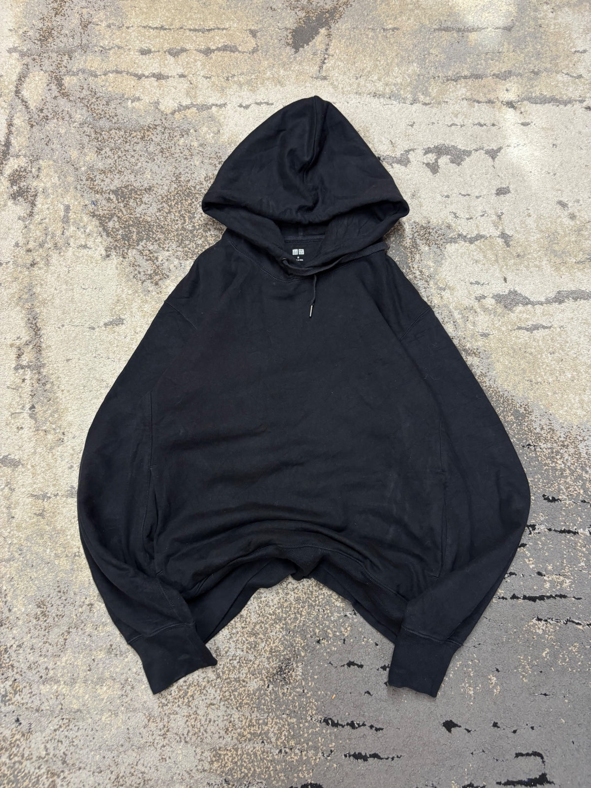 Bluza Uniqlo hoodie, damskie w bardzo dobrym stanie rozmiar M, widok z przodu