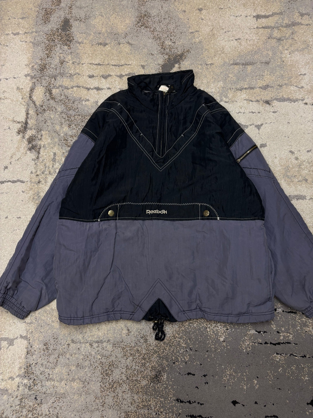 Kurtka Reebok Vintage retro y2k, damskie w bardzo dobrym stanie rozmiar XL, widok z przodu