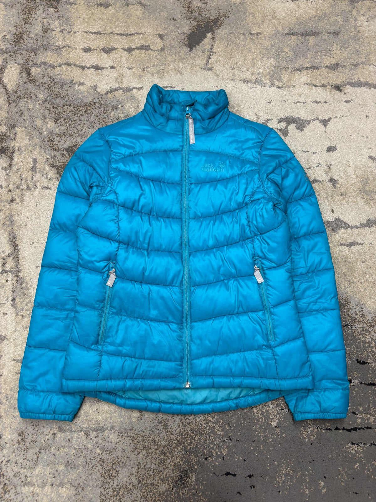 Kurtka Jack Wolfskin, damskie w bardzo dobrym stanie rozmiar M, widok z przodu