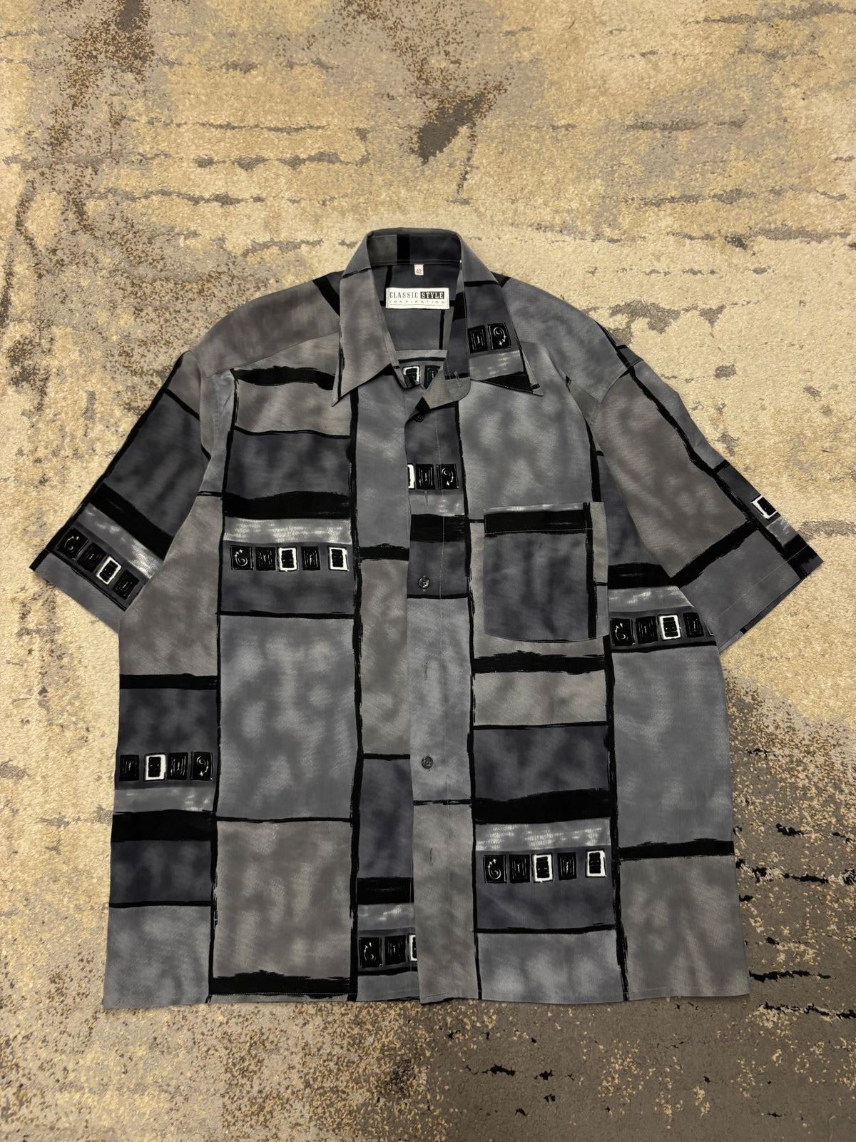 Japan Style Koszula Vintage retro y2k, męskie w bardzo dobrym stanie rozmiar XL, widok z przodu