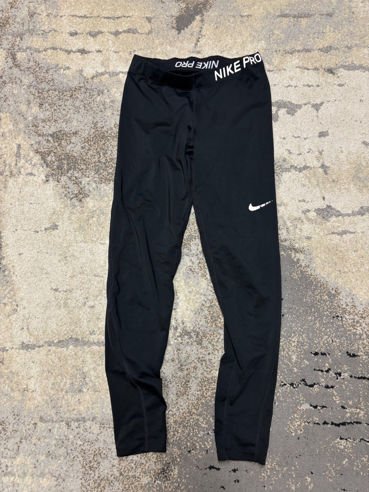 Legginsy Nike Pro, damskie w dobrym stanie rozmiar S, widok z przodu