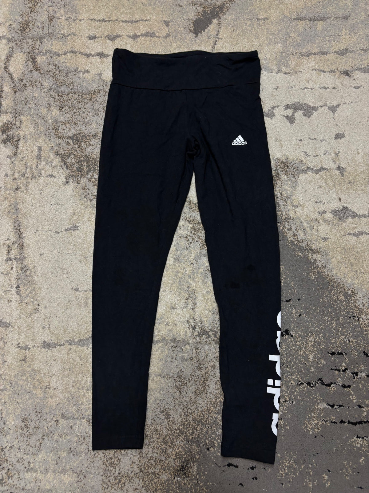 Legginsy adidas, damskie w bardzo dobrym stanie rozmiar M, detal