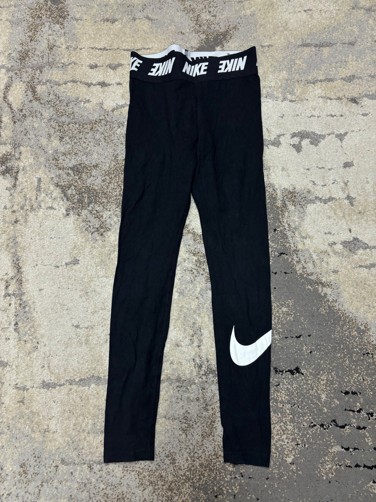 Legginsy Nike, damskie w bardzo dobrym stanie rozmiar S, detal