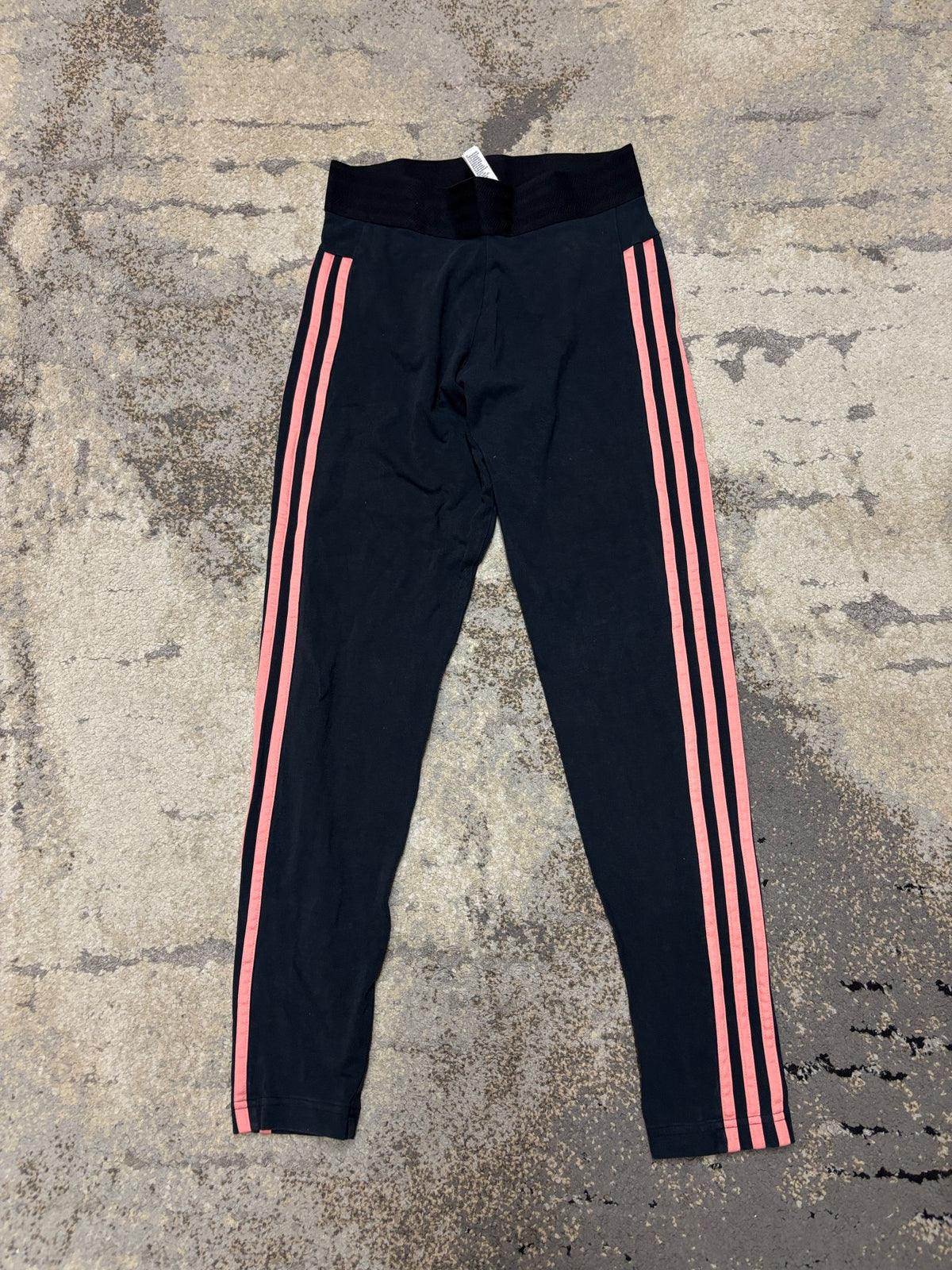 Legginsy adidas, damskie w bardzo dobrym stanie rozmiar S, detal