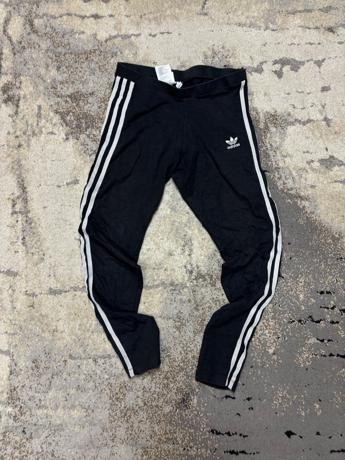 Legginsy adidas, damskie w bardzo dobrym stanie rozmiar S, detal