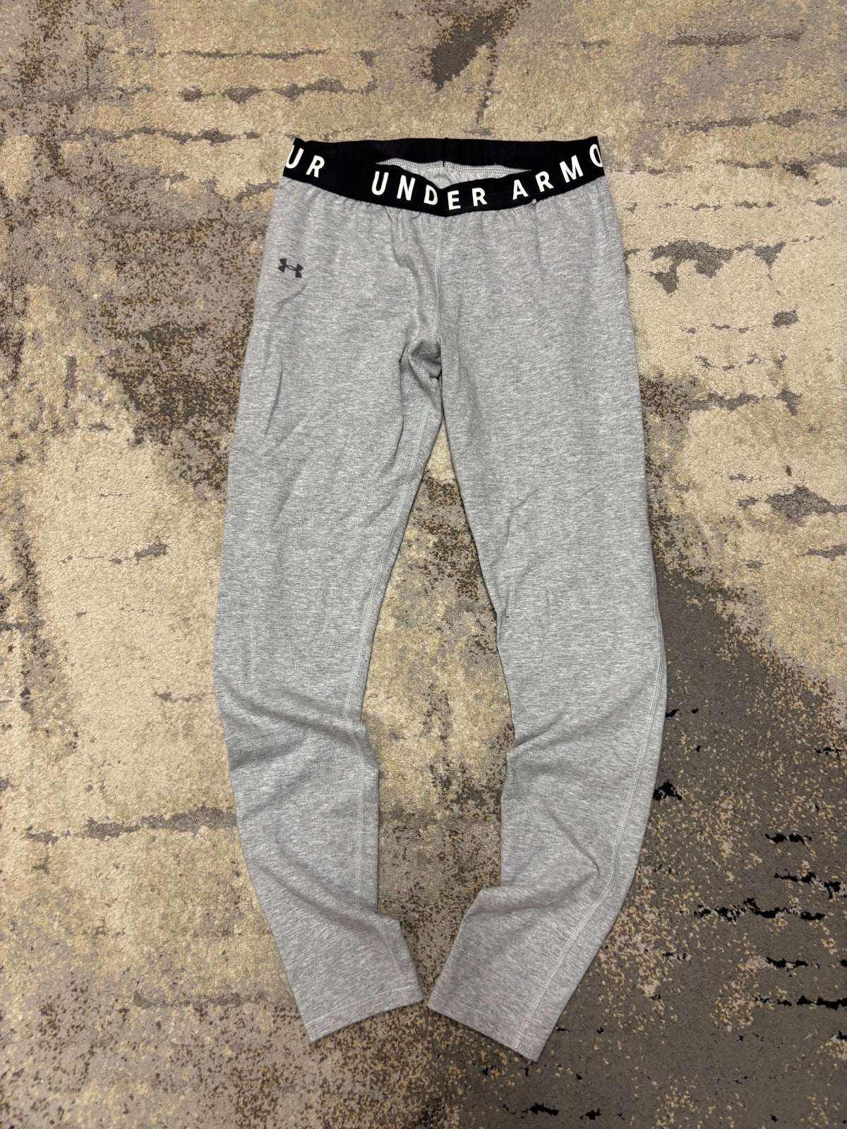 Legginsy Under Armour, damskie w bardzo dobrym stanie rozmiar M, detal