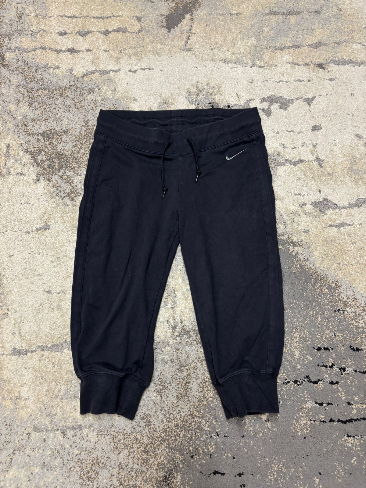 Spodenki Nike 3/4, męskie w bardzo dobrym stanie rozmiar S, detal