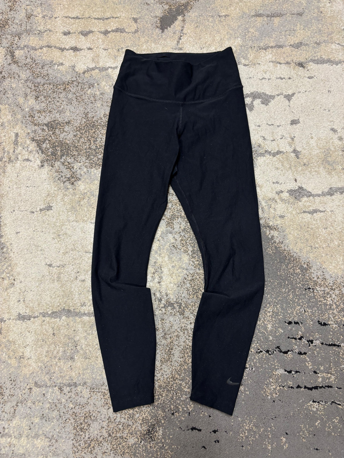 Legginsy Nike, damskie w bardzo dobrym stanie rozmiar S, detal
