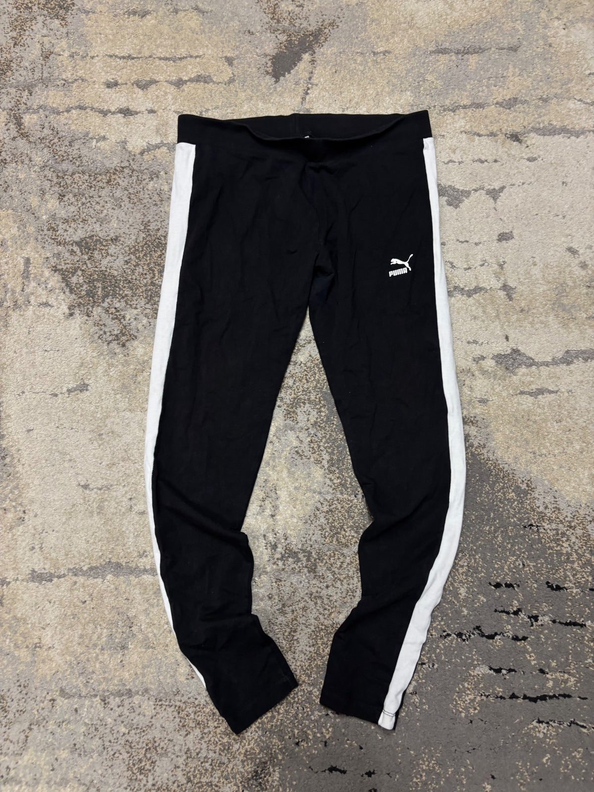 Legginsy Puma, damskie w bardzo dobrym stanie rozmiar S, detal