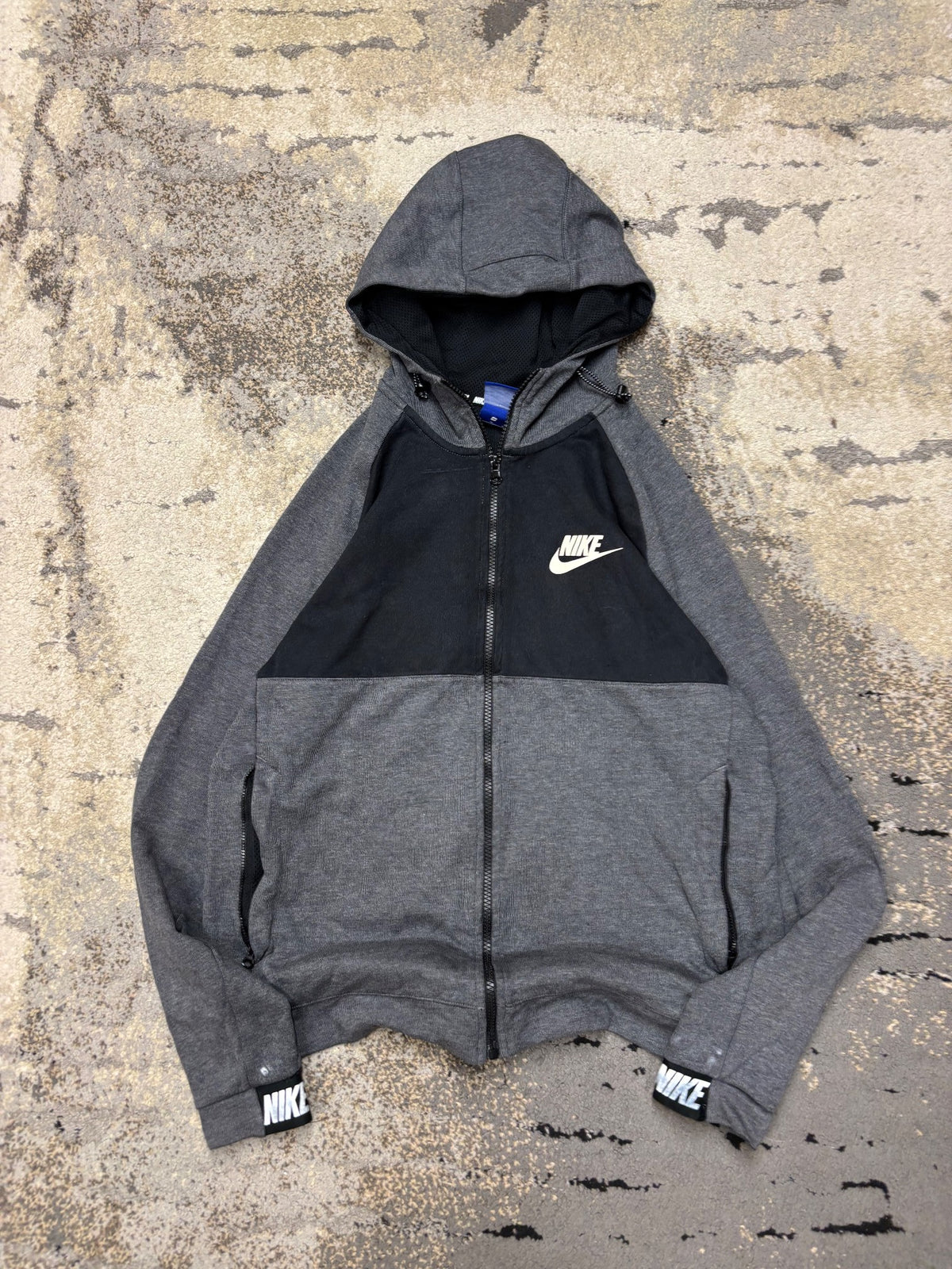 Bluza Nike zipp, damskie w bardzo dobrym stanie rozmiar M, widok z przodu