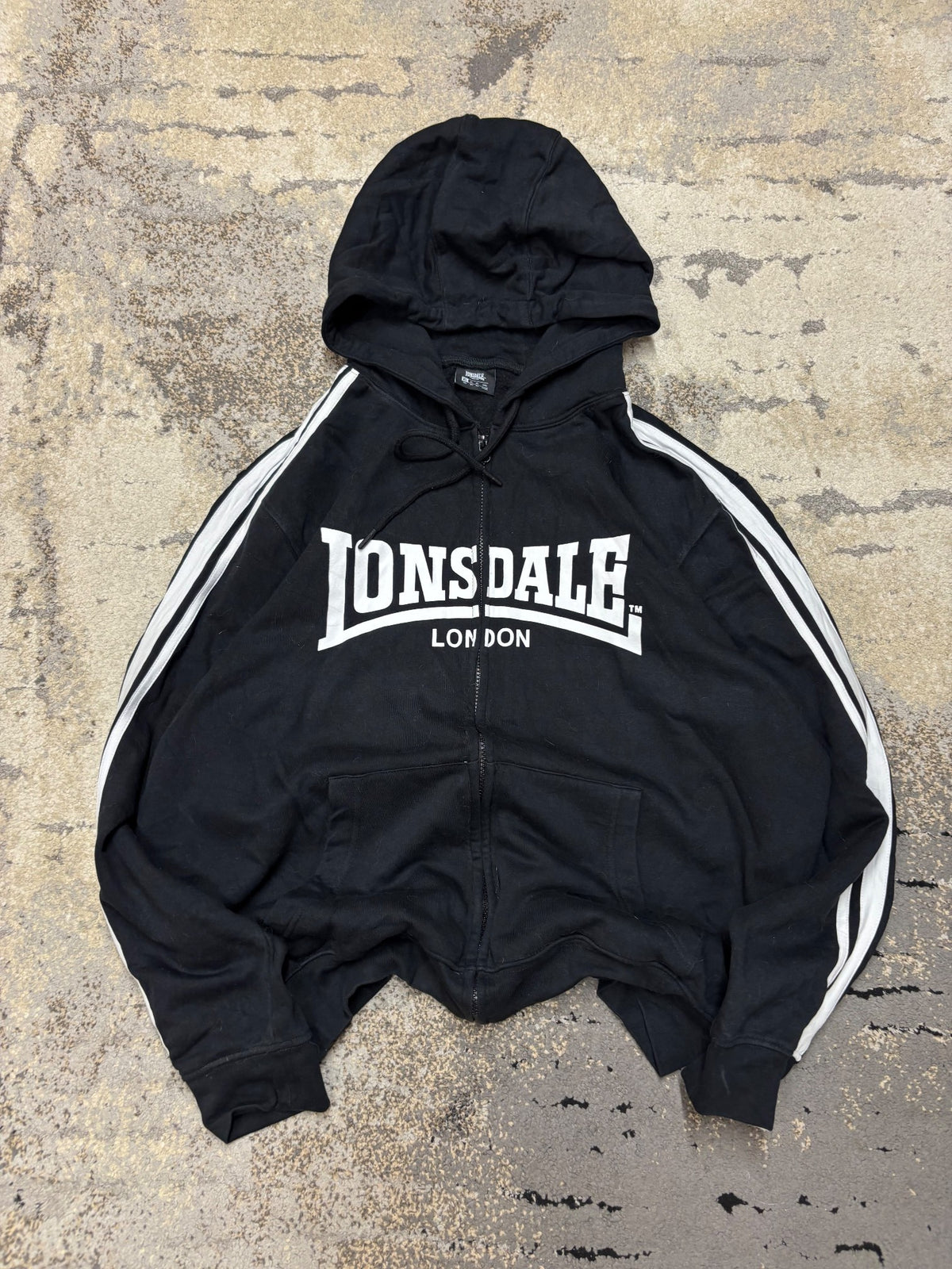 Bluza Lonsdale zipp, męskie w bardzo dobrym stanie rozmiar XL, widok z przodu