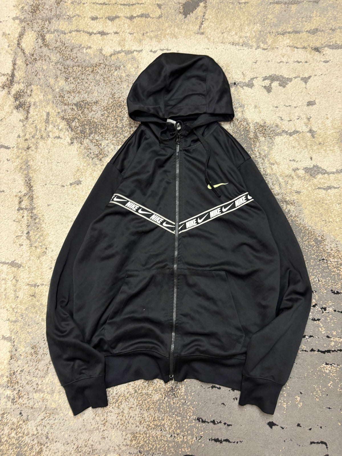 Bluza Nike zipp, męskie w bardzo dobrym stanie rozmiar M, widok z przodu