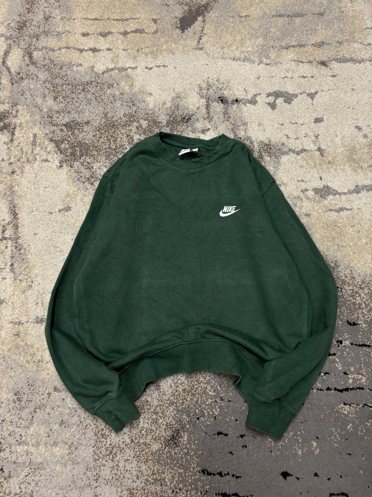 Bluza crewneck Nike, męskie w bardzo dobrym stanie rozmiar M, widok z przodu
