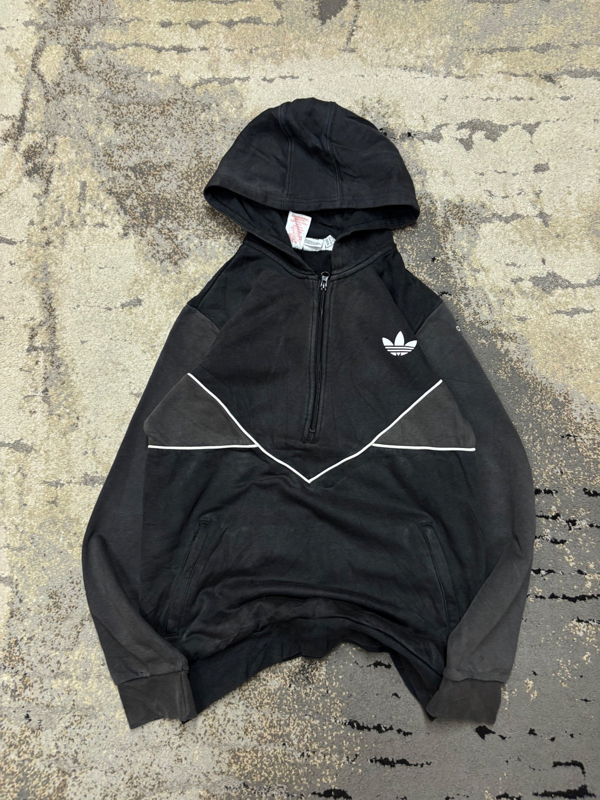 Bluza Adidas hoodie, dziecięce w bardzo dobrym stanie rozmiar 170 cm / 15 lat, widok z przodu