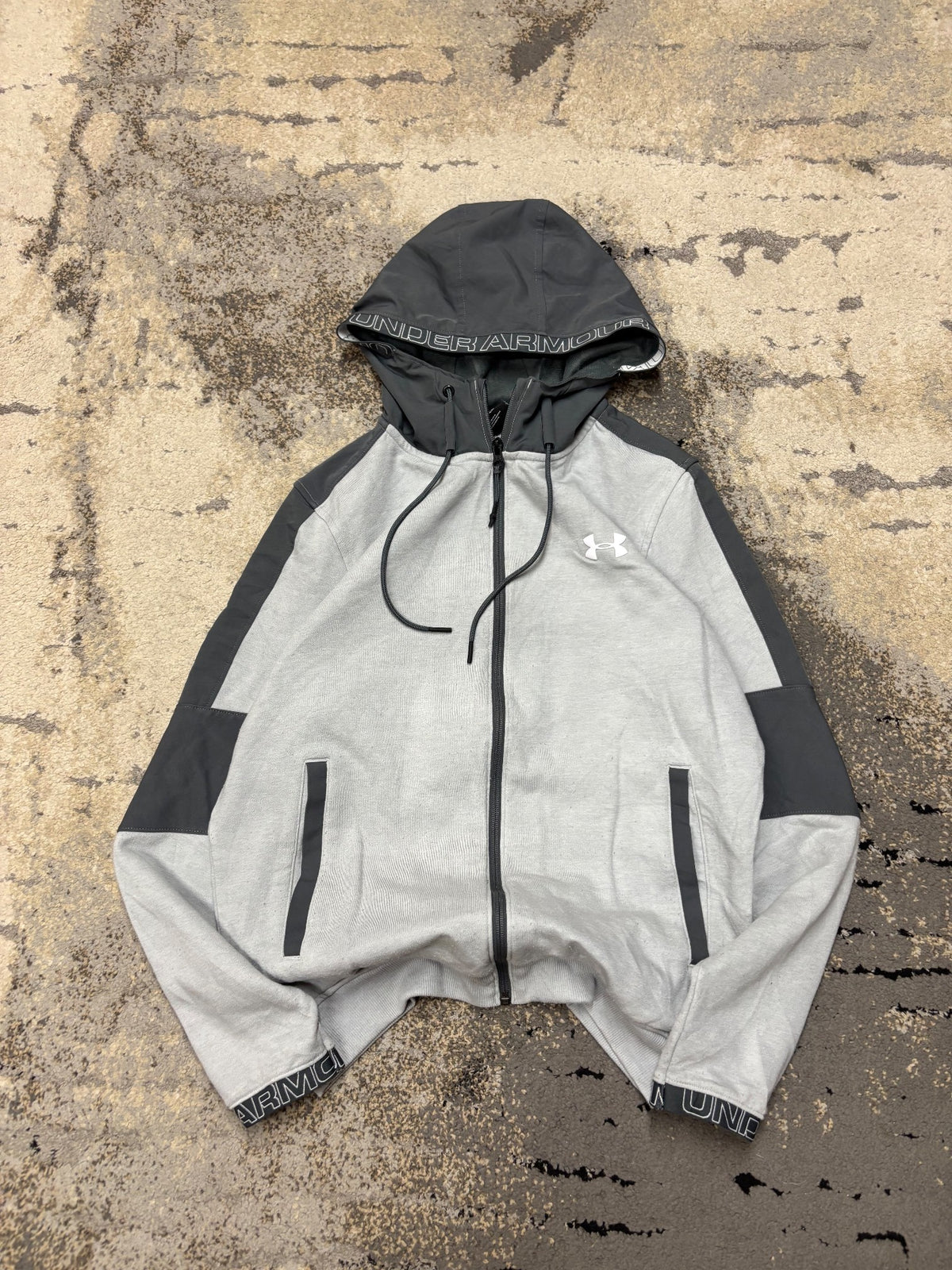 Bluza Under Armour zipp, męskie w bardzo dobrym stanie rozmiar S, widok z przodu
