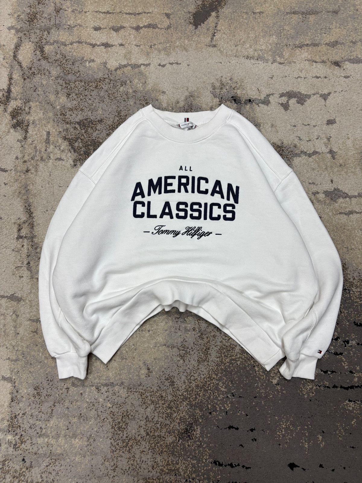 Bluza Tommy Hilfiger crewneck haft Logo, damskie w bardzo dobrym stanie rozmiar L, widok z przodu