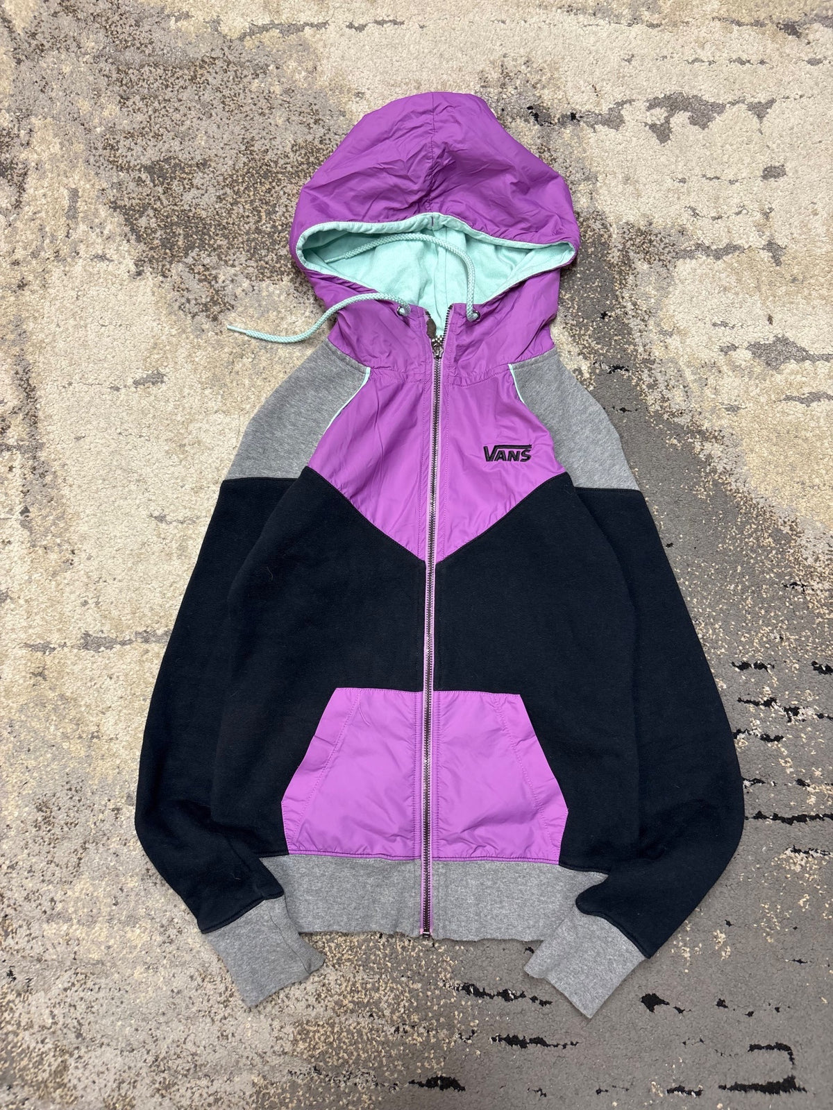 Bluza Vans zipp, damskie w bardzo dobrym stanie rozmiar XS, widok z przodu