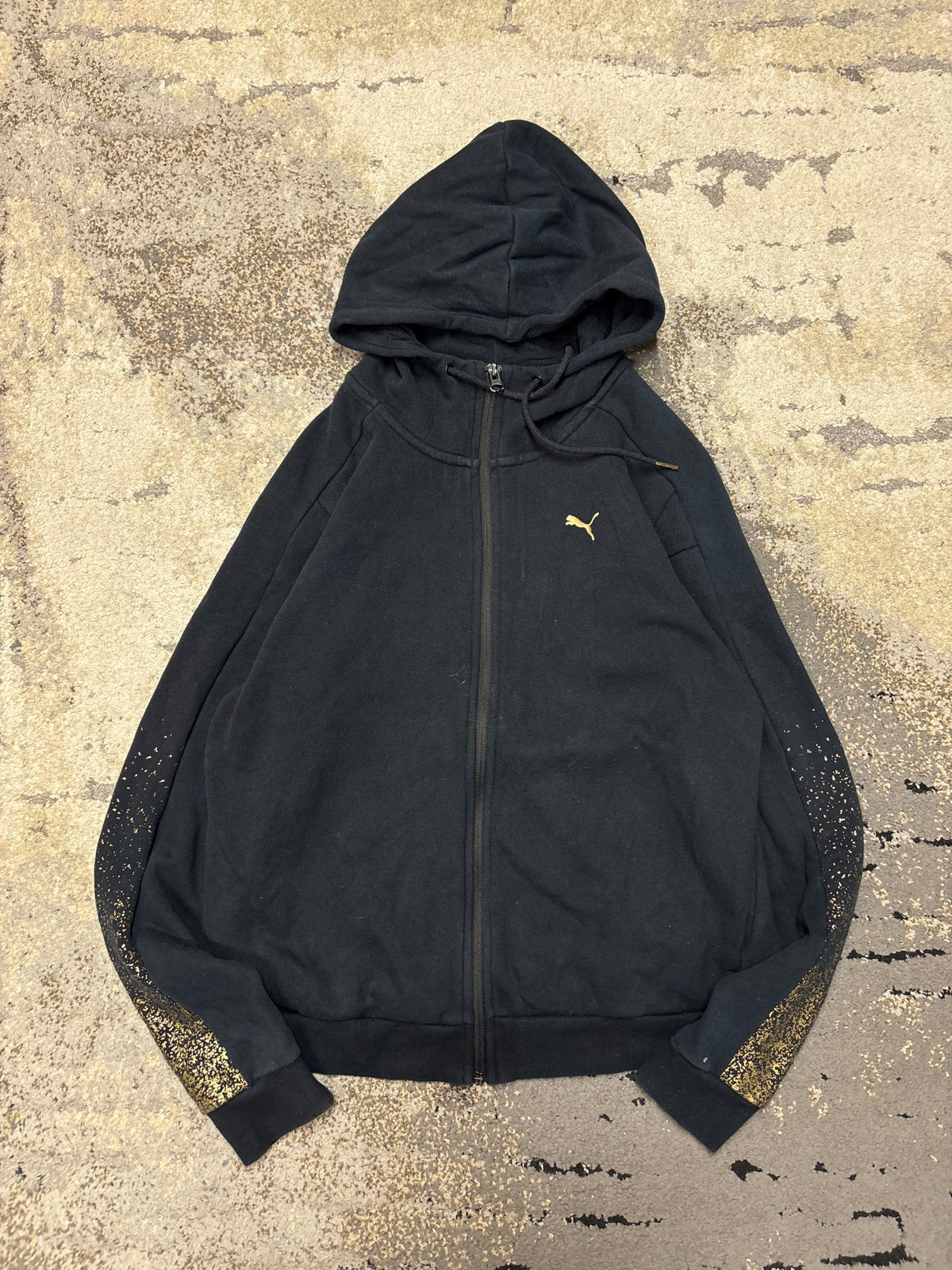 Bluza Puma zipp, damskie w bardzo dobrym stanie rozmiar L, widok z przodu