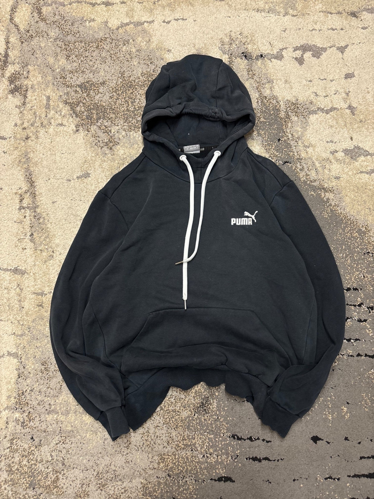 Bluza Puma hoodie, damskie w bardzo dobrym stanie rozmiar S, widok z przodu