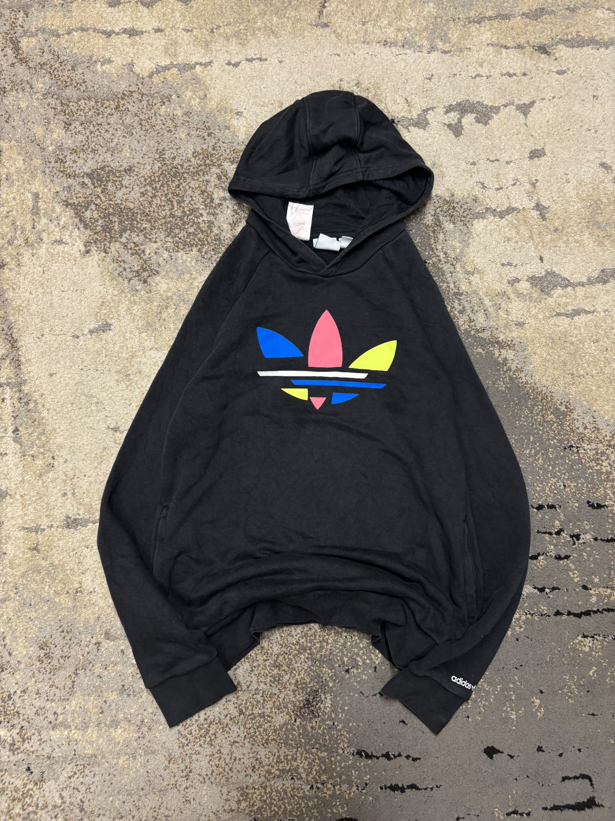 Bluza Adidas hoodie, dziecięce w bardzo dobrym stanie rozmiar 170 cm / 15 lat, widok z przodu
