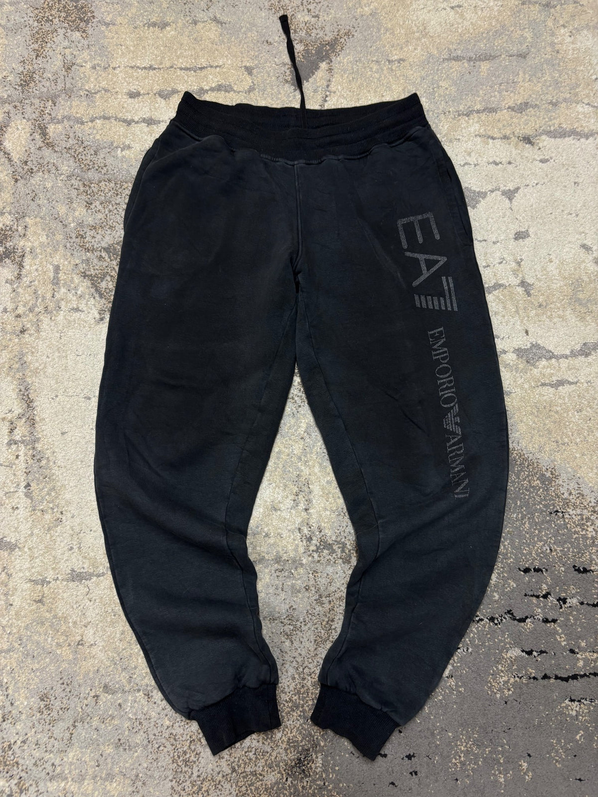 Dresy Emporio Armani, damskie w bardzo dobrym stanie rozmiar S, widok z przodu