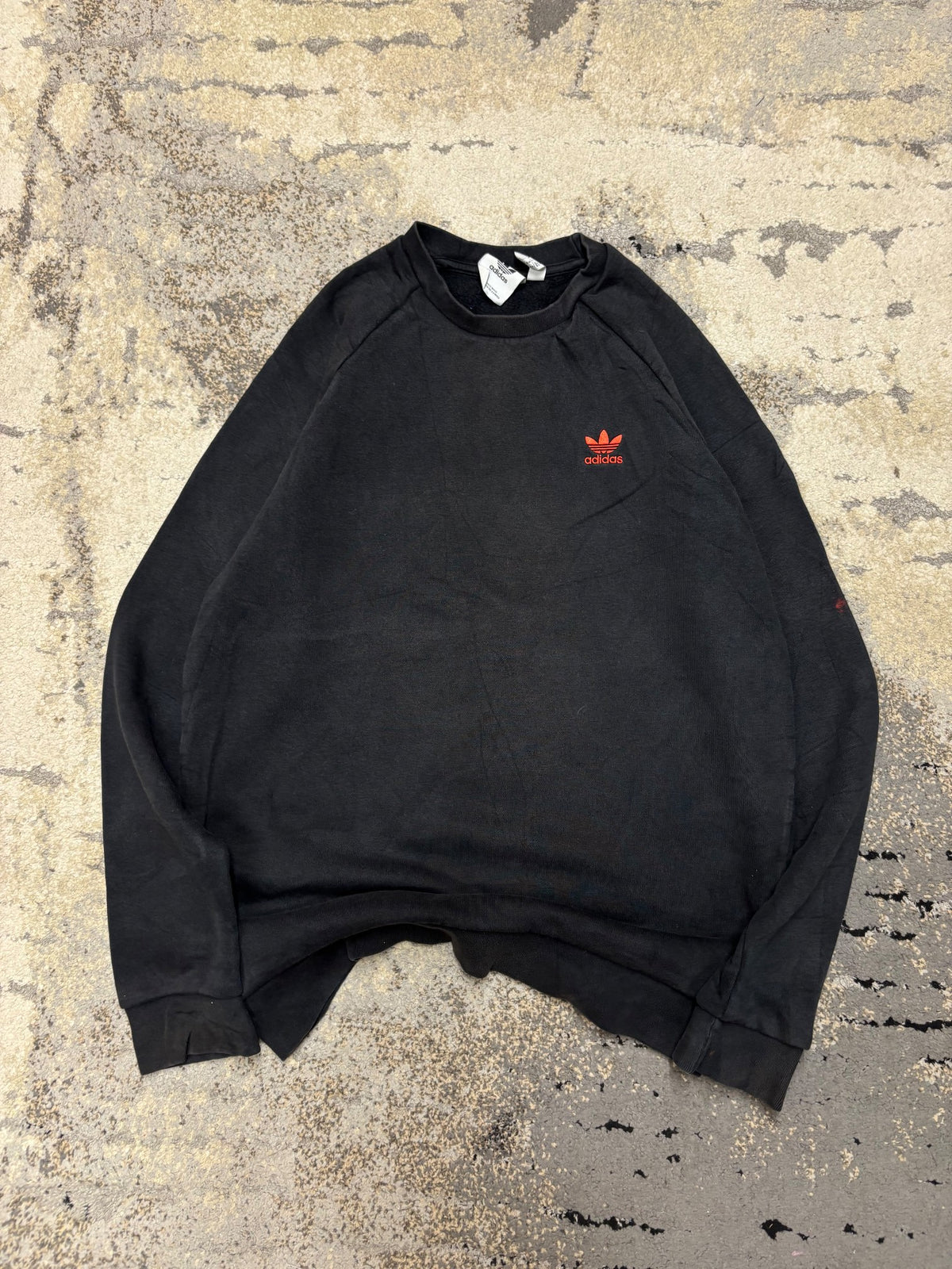 Bluza Adidas crewneck, męskie w bardzo dobrym stanie rozmiar M, detal