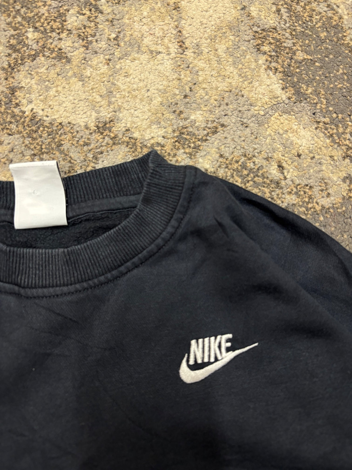 Bluza Nike crewneck, dziecięce w bardzo dobrym stanie rozmiar M, detal