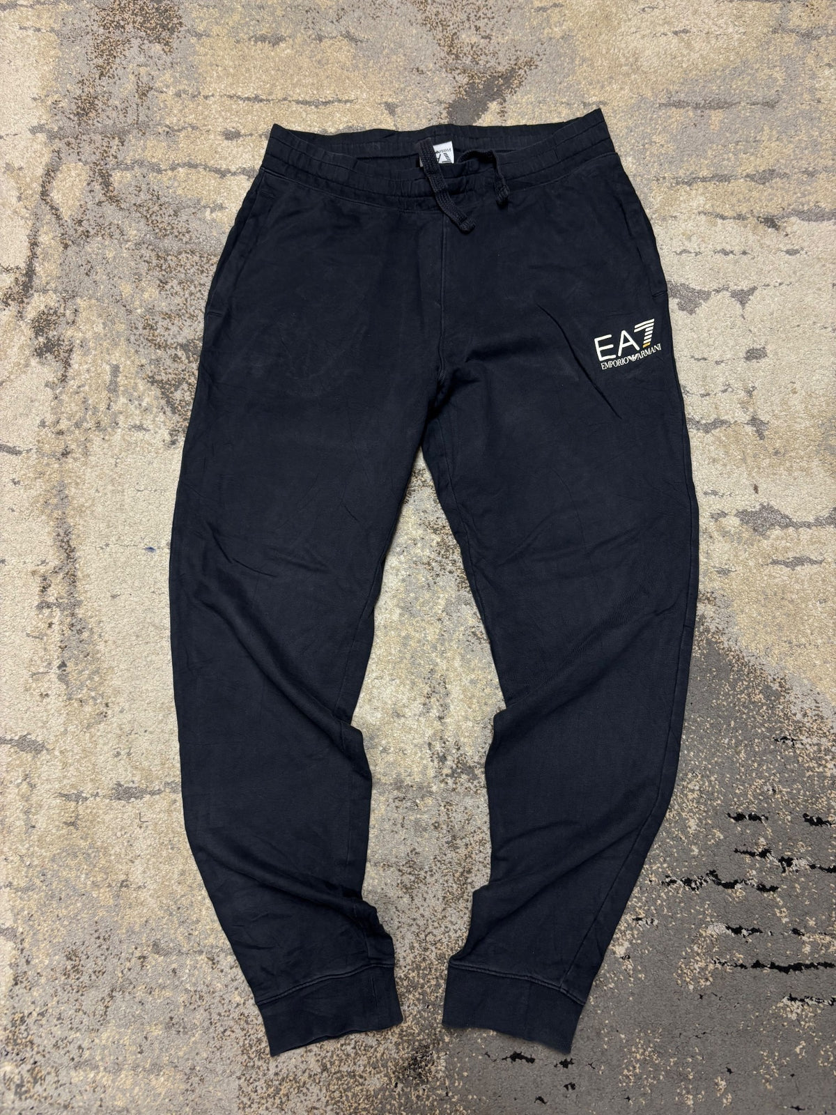 Dresy Emporio Armani, męskie w bardzo dobrym stanie rozmiar M, detal