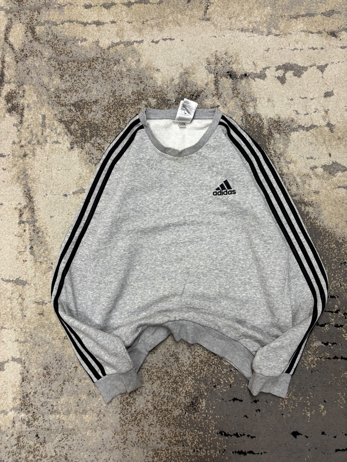 Bluza Adidas crewneck, damskie w bardzo dobrym stanie rozmiar S, widok z przodu