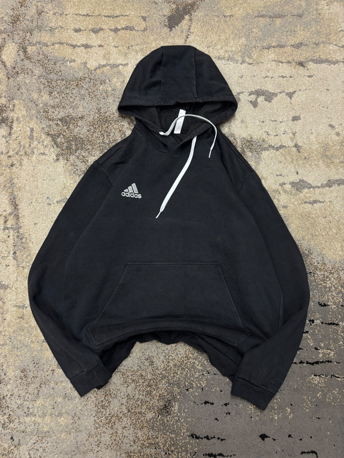 Bluza Adidas hoodie, męskie w bardzo dobrym stanie rozmiar L, widok z przodu