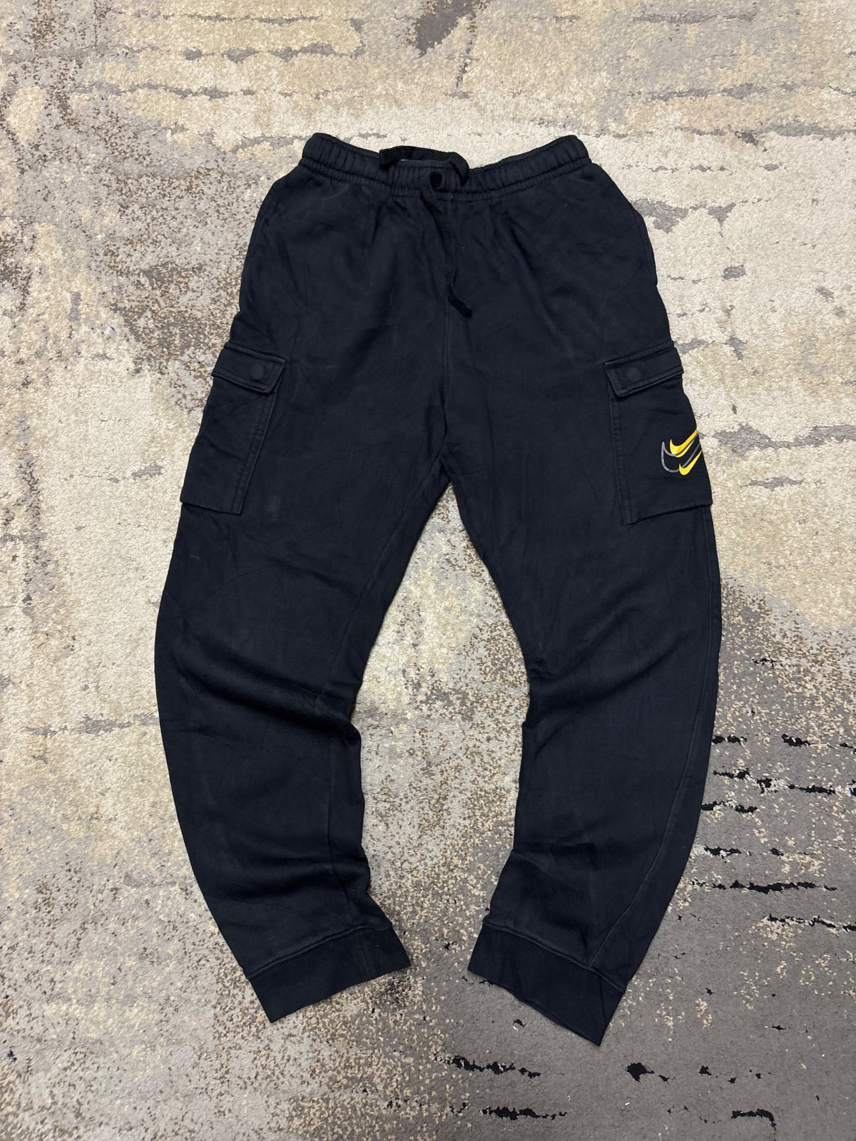 Dresy Nike, dziecięce w bardzo dobrym stanie rozmiar 158 cm / 13 lat, widok z przodu
