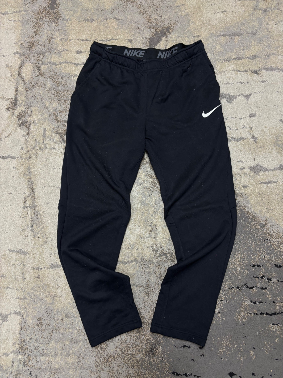 Dresy Nike, damskie w bardzo dobrym stanie rozmiar M, widok z przodu
