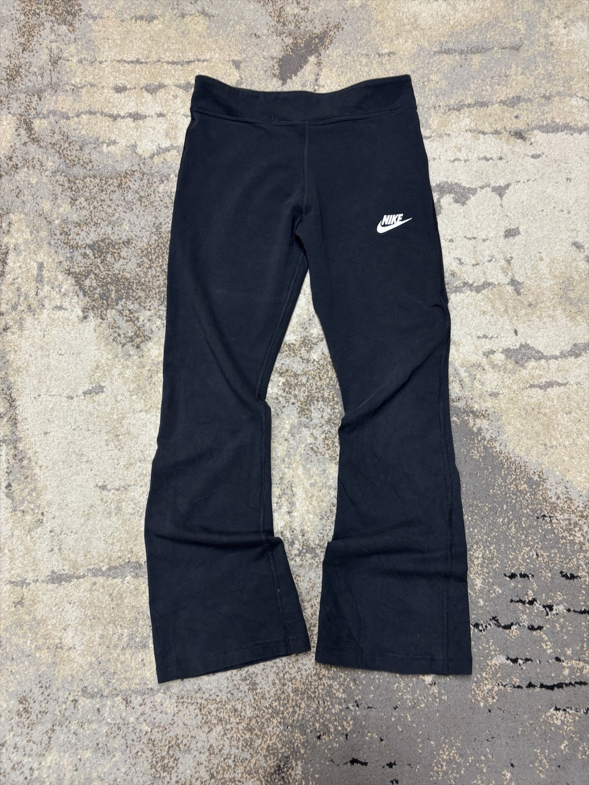 Legginsy Nike, dziecięce w bardzo dobrym stanie rozmiar 152 cm / 12 lat, widok z przodu