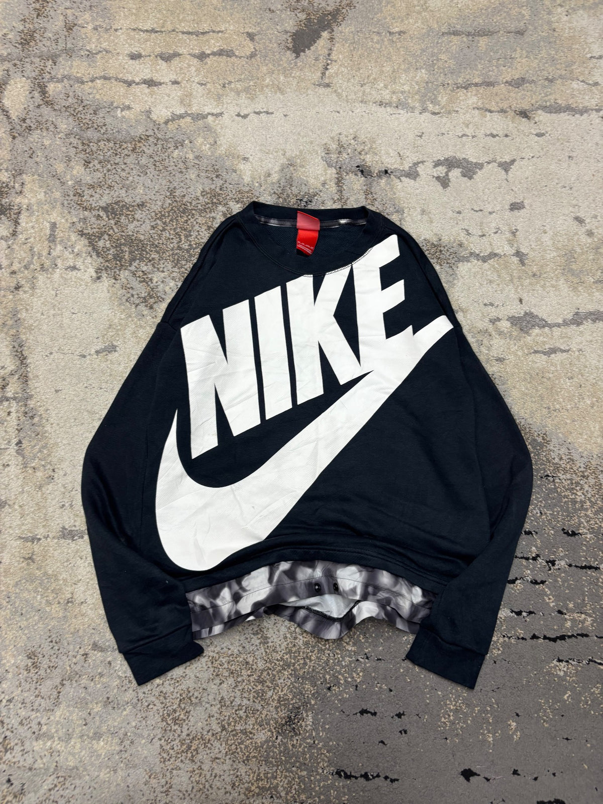 Bluza Nike crewneck, damskie w bardzo dobrym stanie rozmiar XS, widok z góry
