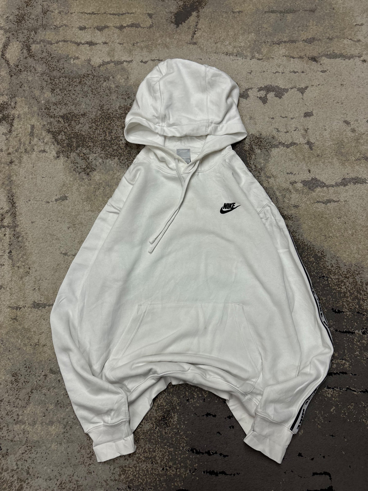 Bluza Nike hoodie, damskie w bardzo dobrym stanie rozmiar S, widok z przodu