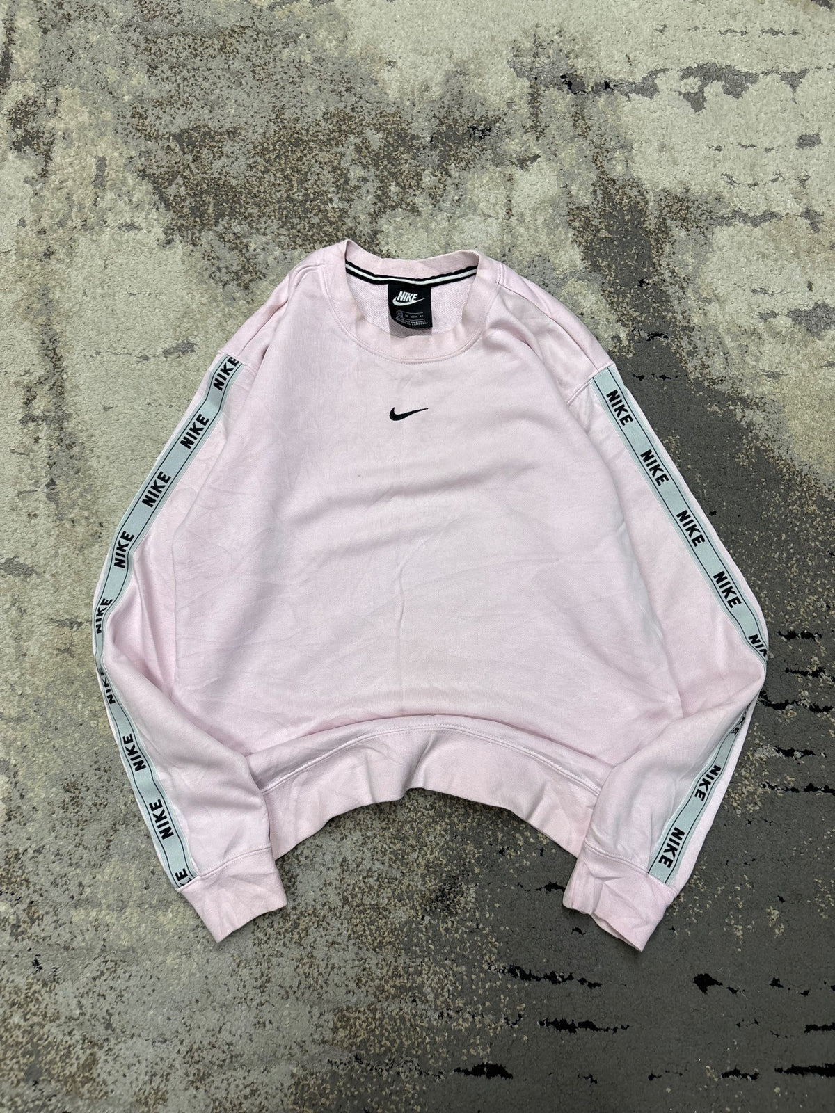 Bluza Nike crewneck, damskie w bardzo dobrym stanie rozmiar XS, widok z przodu