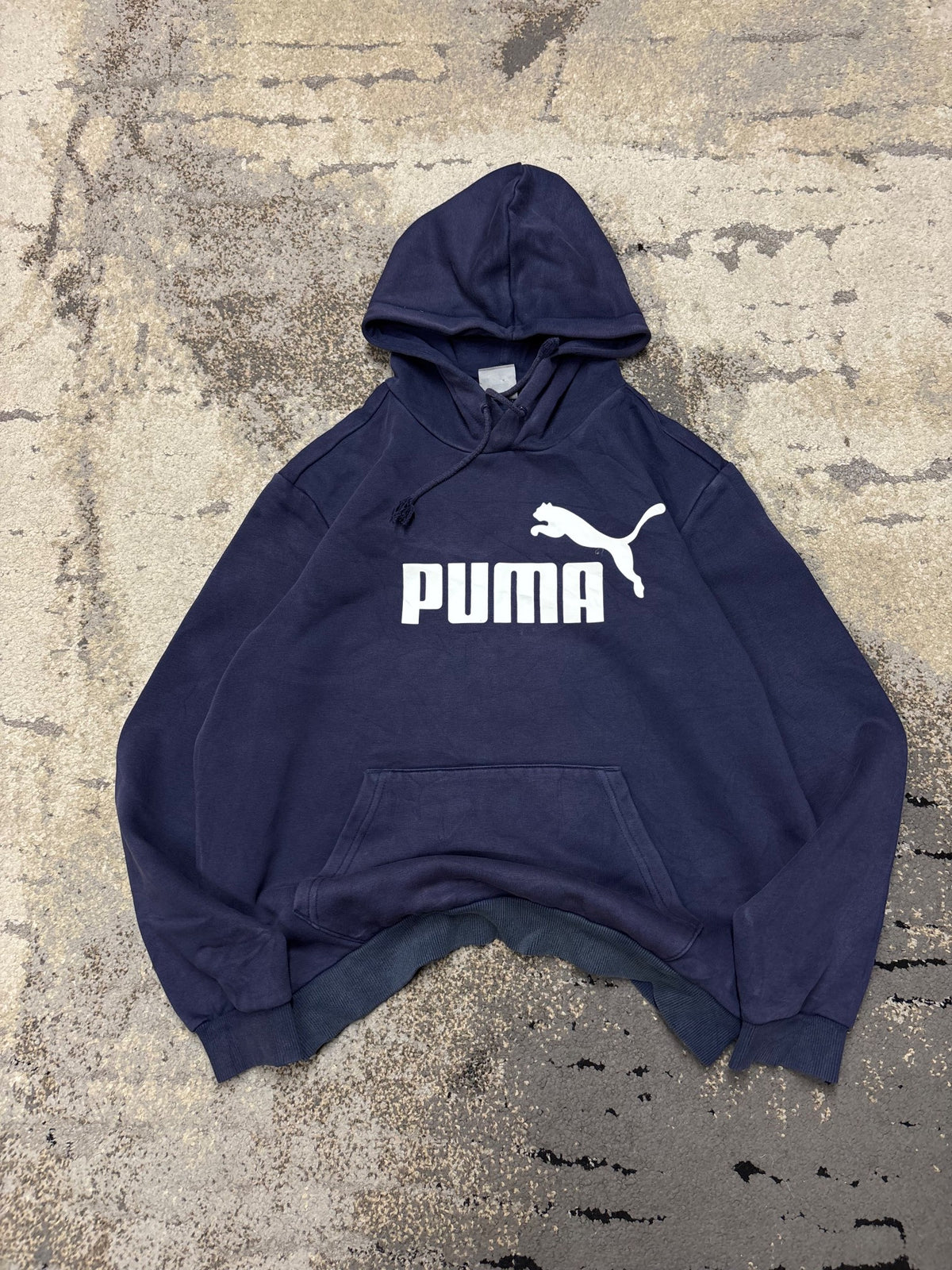 Bluza Puma hoodie, damskie w dobrym stanie rozmiar M, widok z przodu