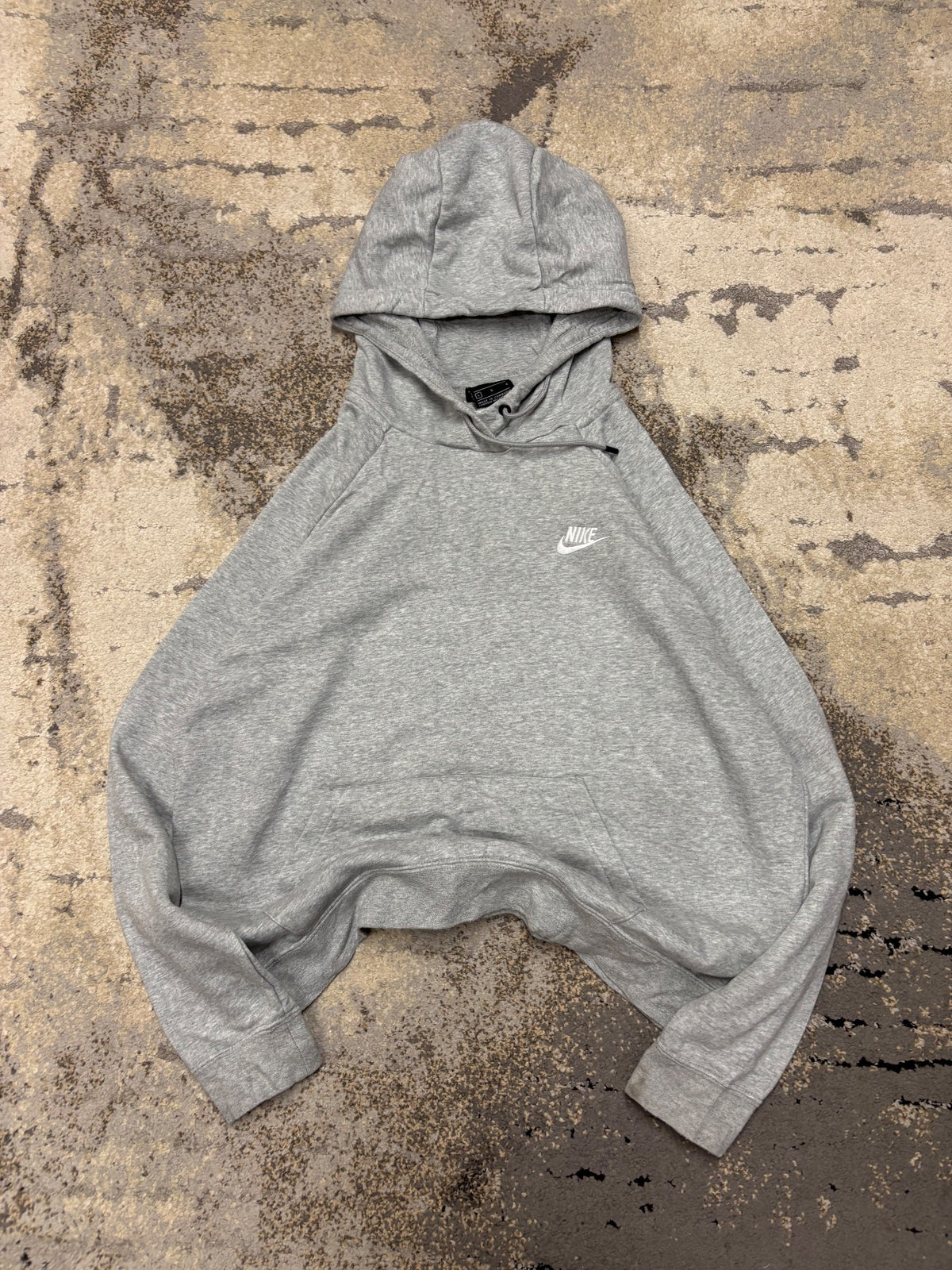 Bluza Nike hoodie, damskie w bardzo dobrym stanie rozmiar L, widok z przodu