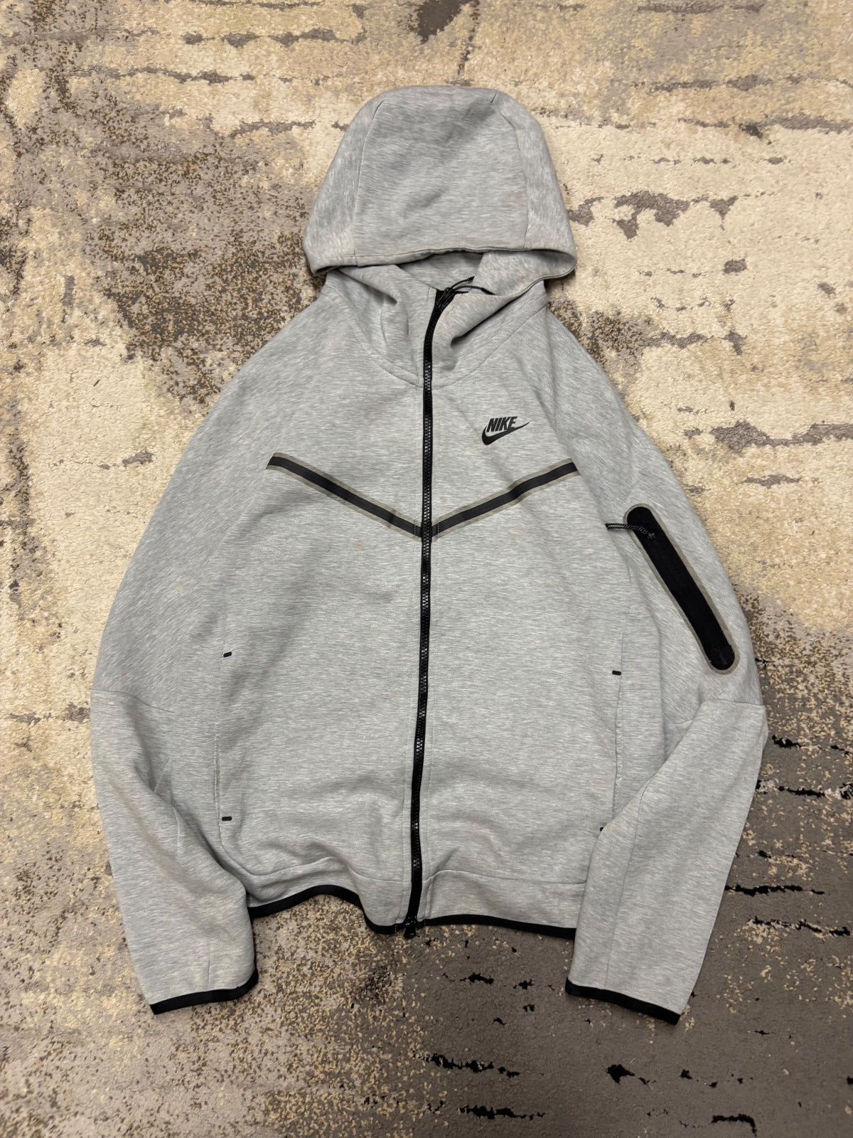 Bluza Nike Tech Fleece, męskie w bardzo dobrym stanie rozmiar S, widok z przodu