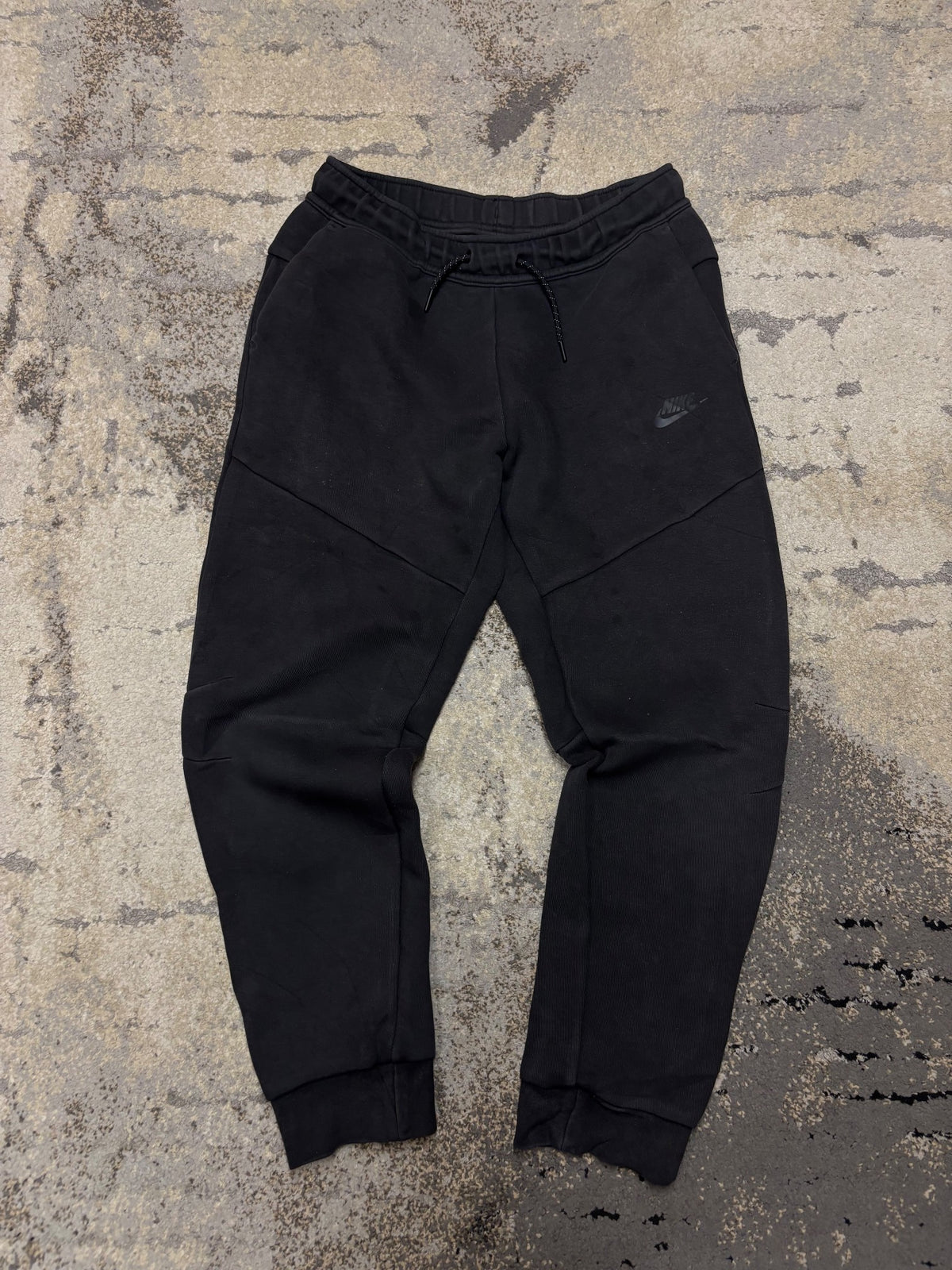Dresy Nike Tech Fleece, dziecięce w bardzo dobrym stanie rozmiar 158 cm / 13 lat, widok z przodu