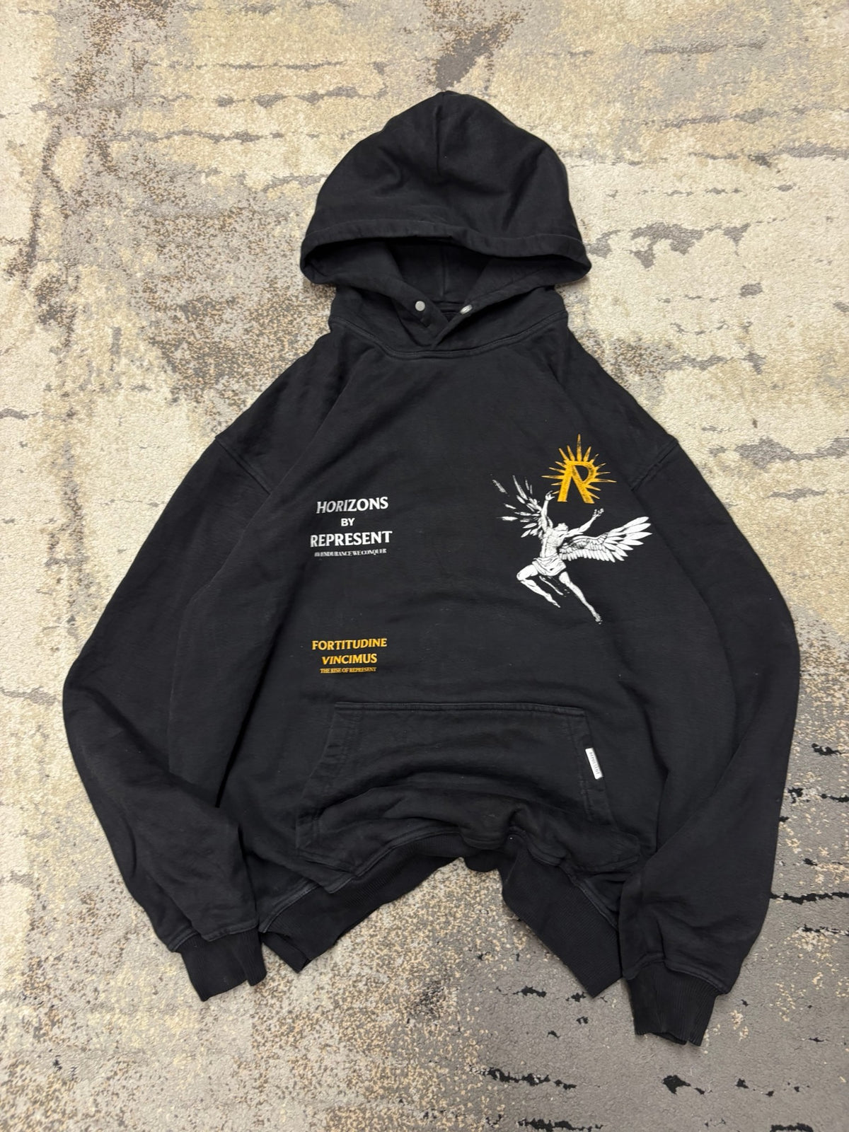 Bluza Represent hoodie, męskie w bardzo dobrym stanie rozmiar L, widok z przodu